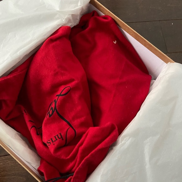 Original collectors Louboutin heart black patent leather peep toe - Picture 4 of 9